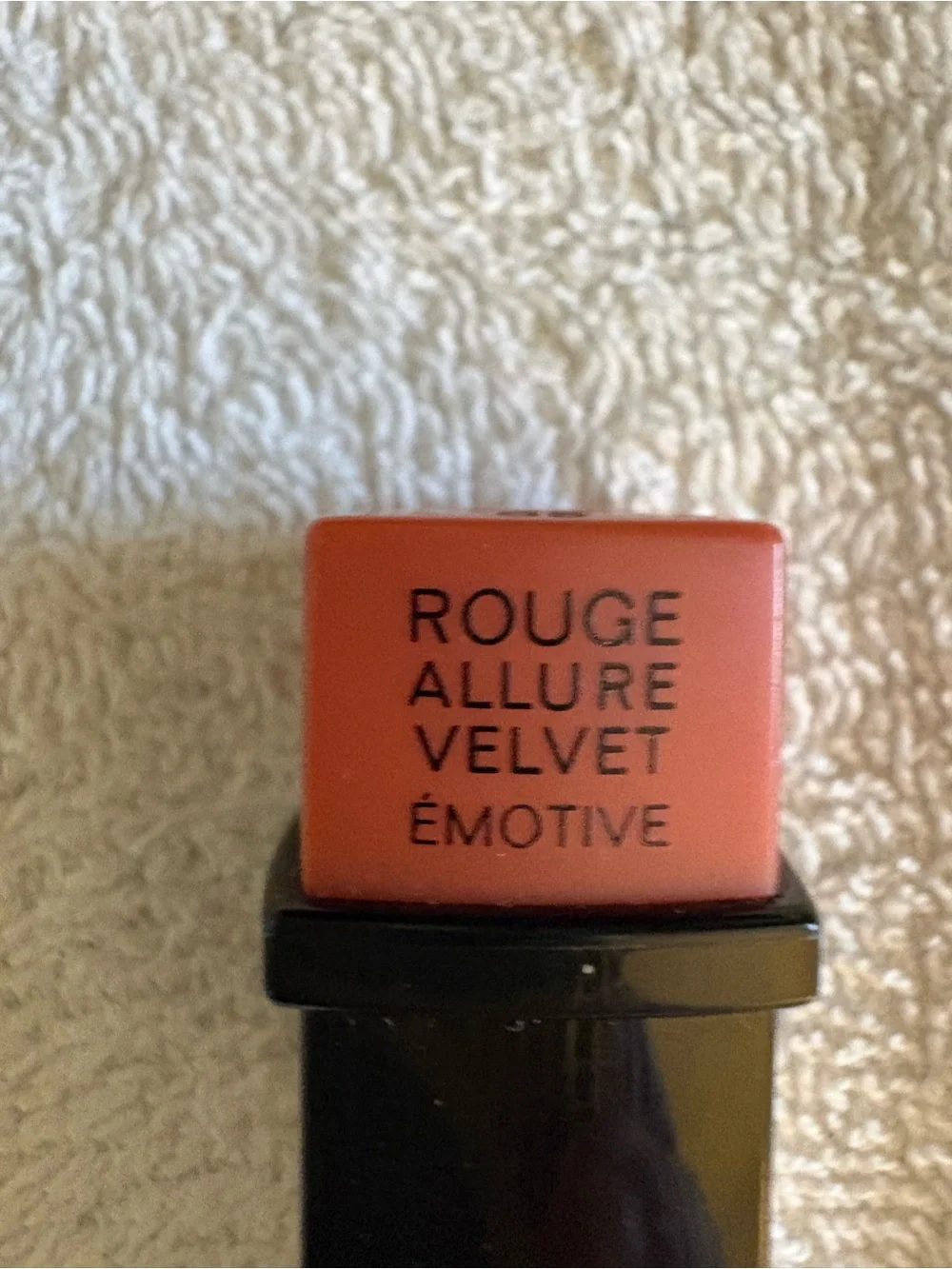 rouge allure velvet-emotive